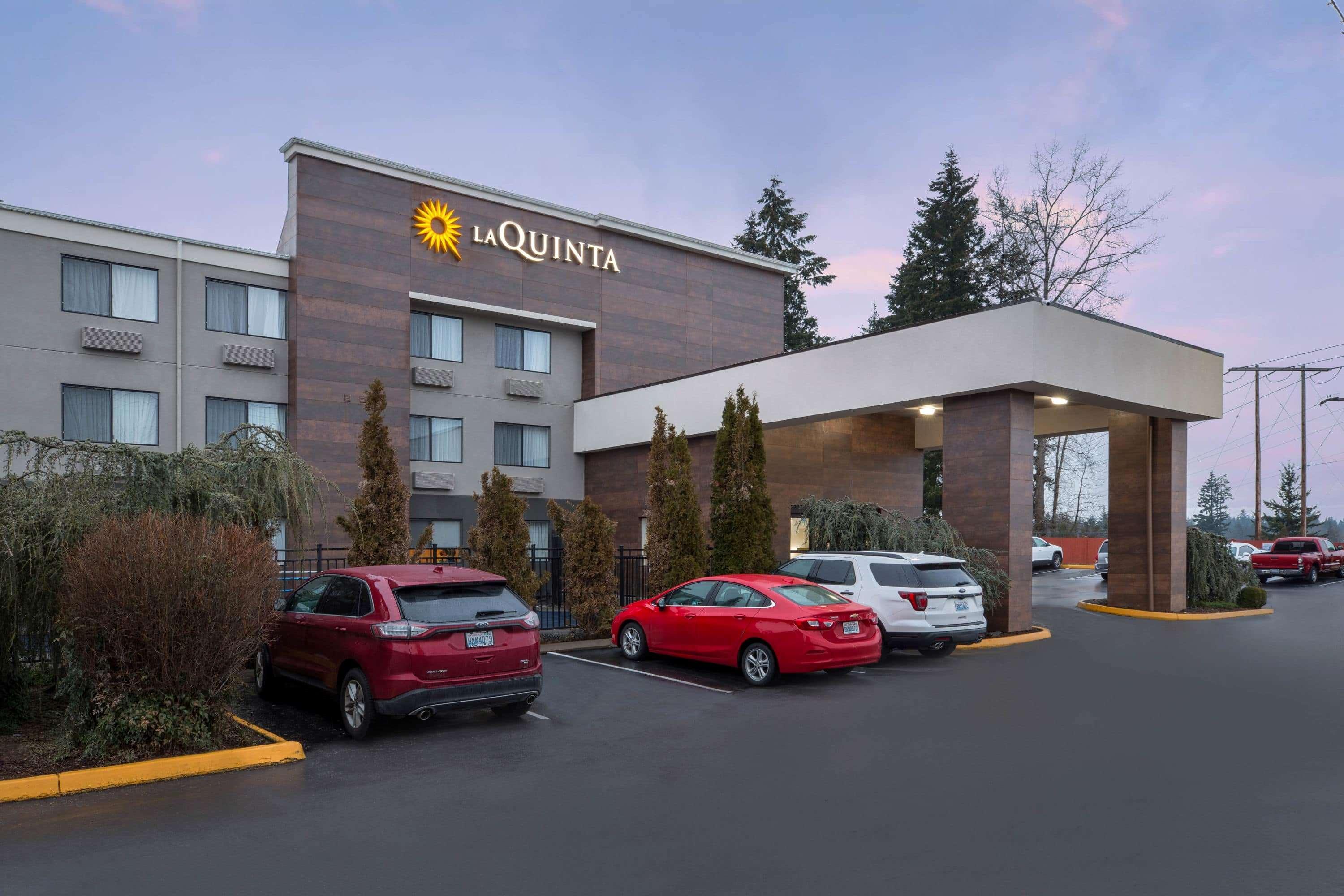 La Quinta Inn By Wyndham Everett Exterior photo